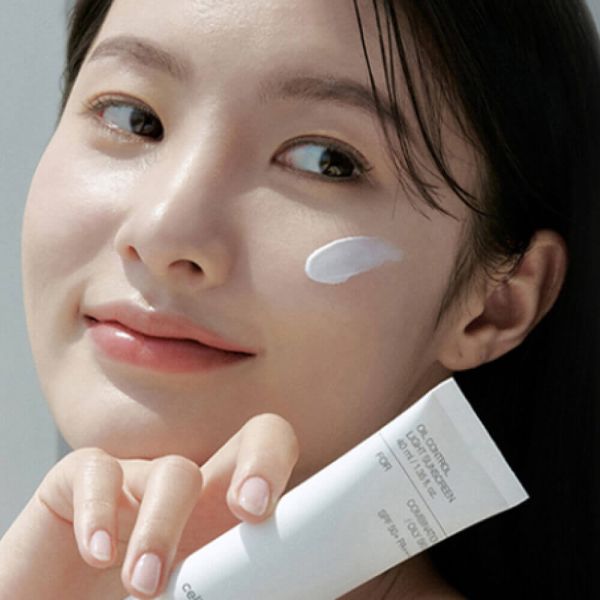 Celimax Oil Control Light Sunscreen SPF50+PA++++ Себорегулюючий сонцезахисний крем
