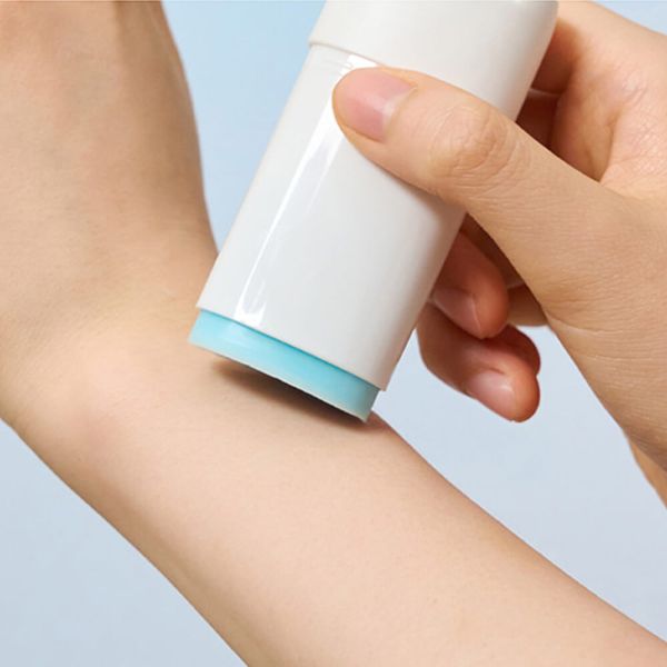 SKIN1004 Hyalu-Cica Silky-Fit Sun Stick SPF50+ PA++++ Сонцезахисний стік із шовковим фінішом