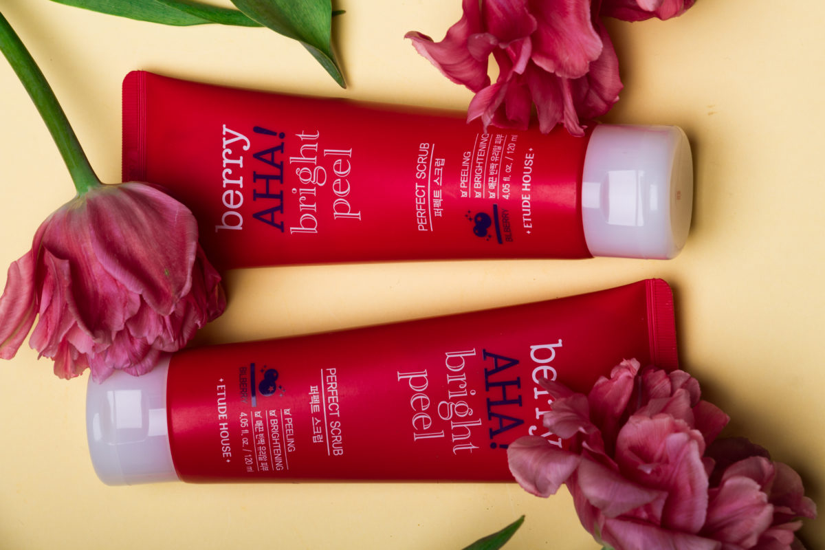 ETUDE HOUSE Berry AHA Bright Peel Perfect Scrub